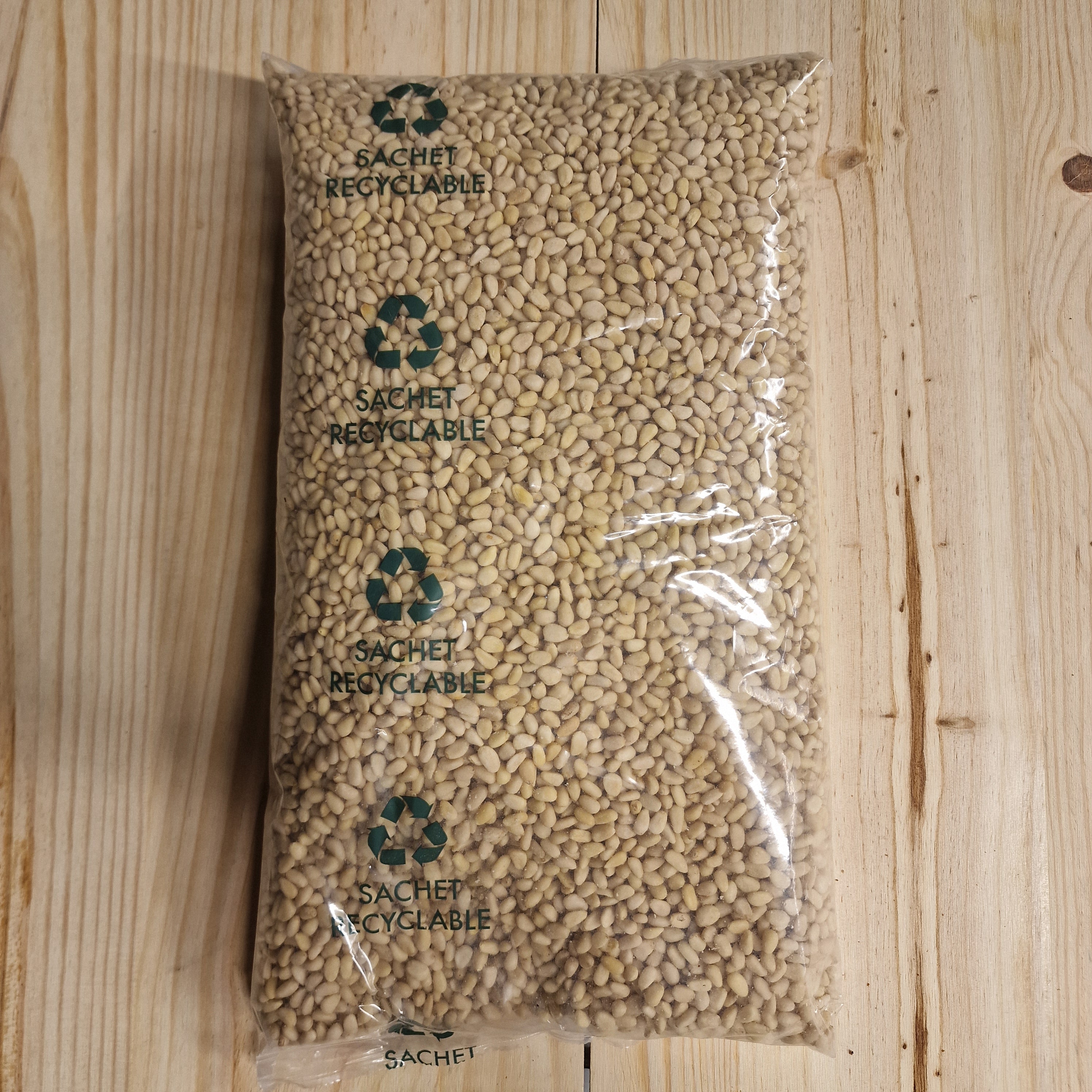 Pignons de pin biologiques en sachet recyclable 2,5 kg